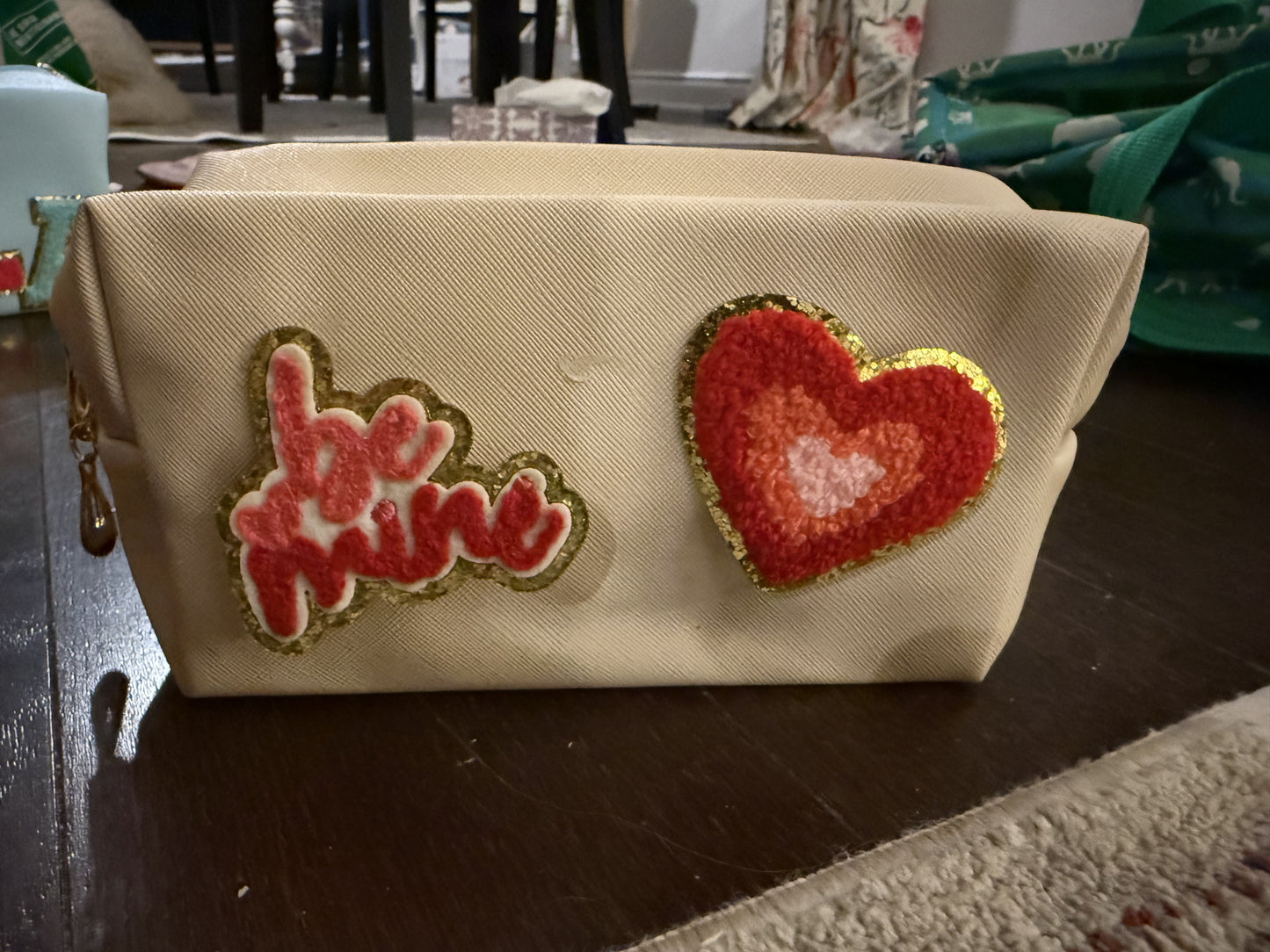 Medium pouch - personalized with four patches - Blue